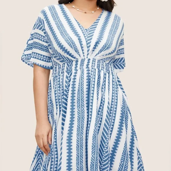 Size 18/20 – BloomChic Blue & White Geo Print Maxi Dress NWT - Picture 2 of 5